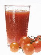 食补祛斑美白 西红柿汁功效排第一